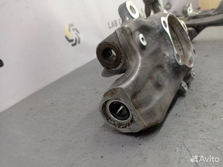 Кулак поворотный передний правый Audi A6 C6