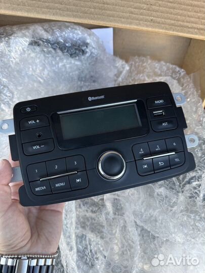 Штатная магнитола LADA x-ray