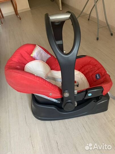 Автокресло Chicco Artsana universal 0+ (0-13 kg)