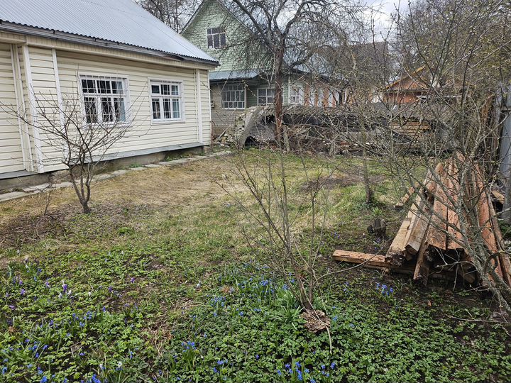 Дом 57 м² на участке 8 сот.