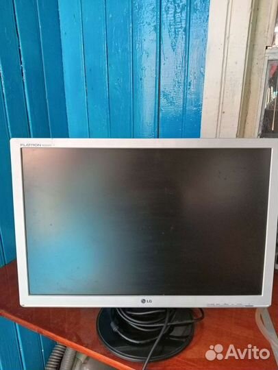 Монитор LG flatron w22r2s