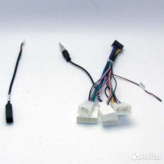 Штатная магнитола для Toyota Vitz 2014+ (руль спра