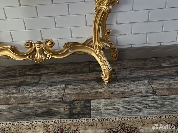 Консоль производства Италии