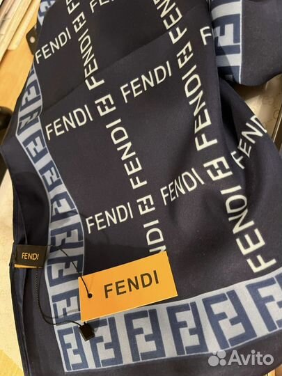 Шелковый платок Fendi