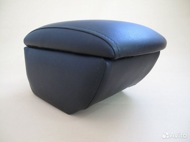 Штатный подлокотник chevrolet lacetti (2004)