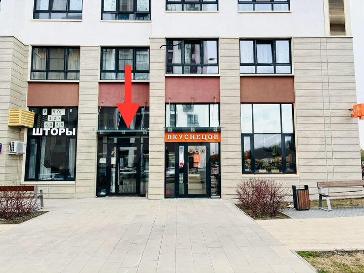 Помещение с ремонтом в заселенном ЖК, 1-я линия