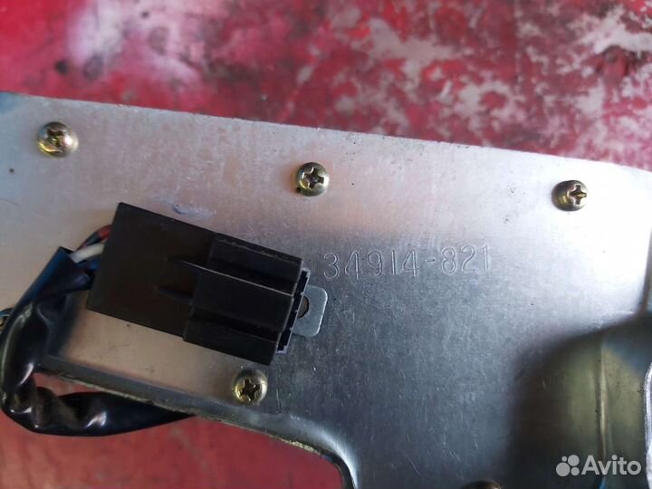 Моторчик задний для Mitsubishi Space Wagon N8,N9