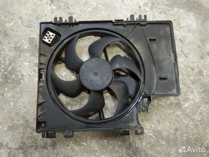 Вентилятор охлаждения Ниссан Ноут