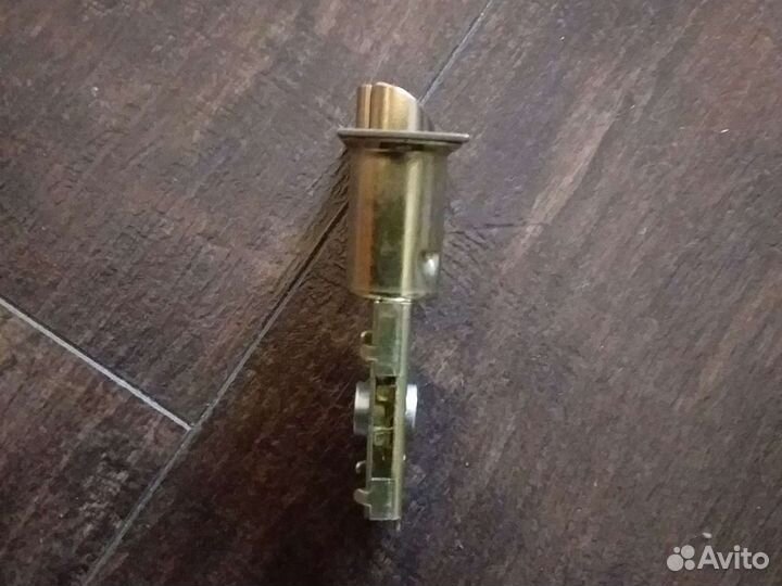 Защёлка дверная