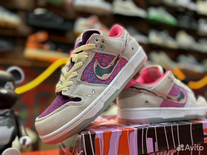 Кроссовки nike sb dunk человек паук цветные