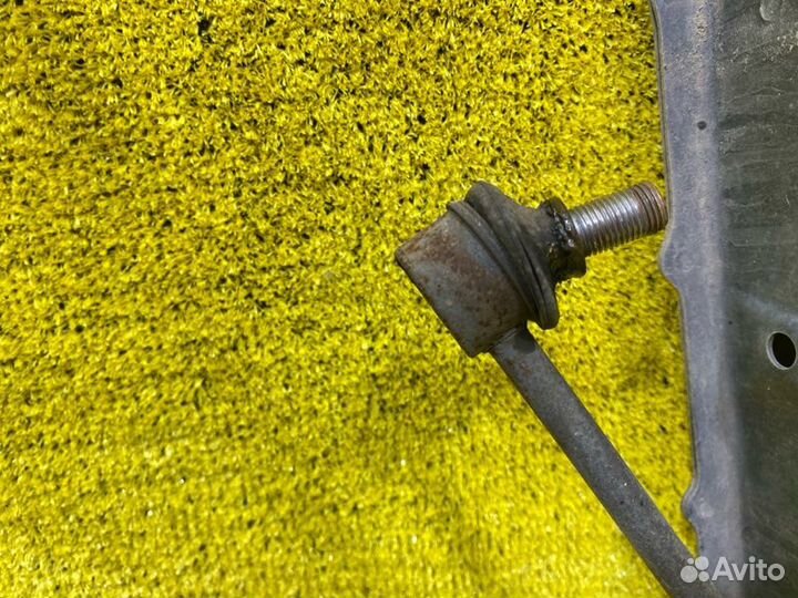 Балка под двс передняя Toyota Sienta