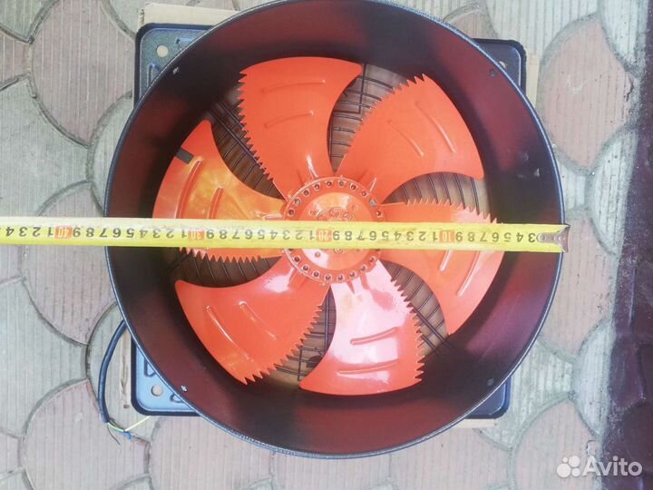 Вентилятор вытяжной 350 мм