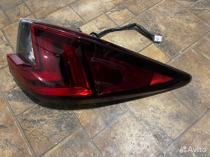 Правый фонарь внешний Lexus RX 450/300