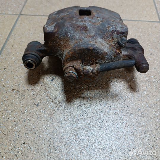 Суппорт передний левый subaru legacy 2