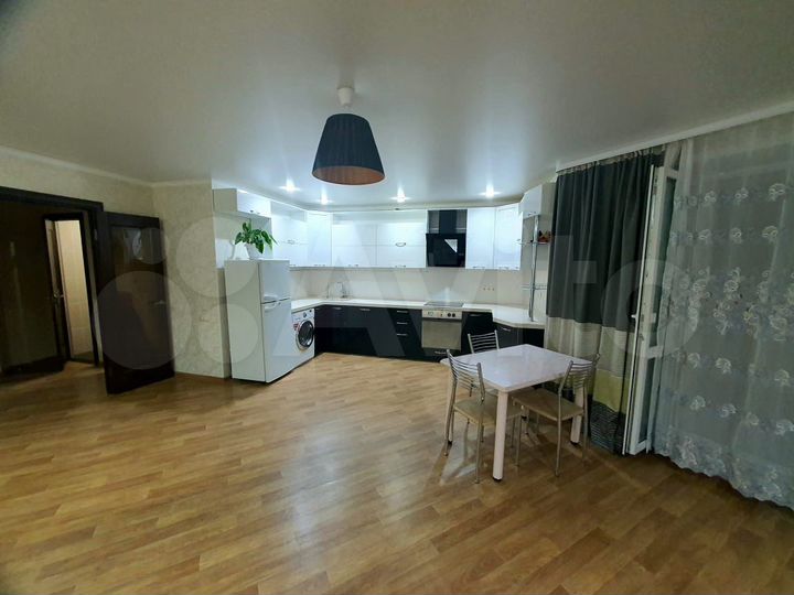 2-к. квартира, 82 м², 9/14 эт.