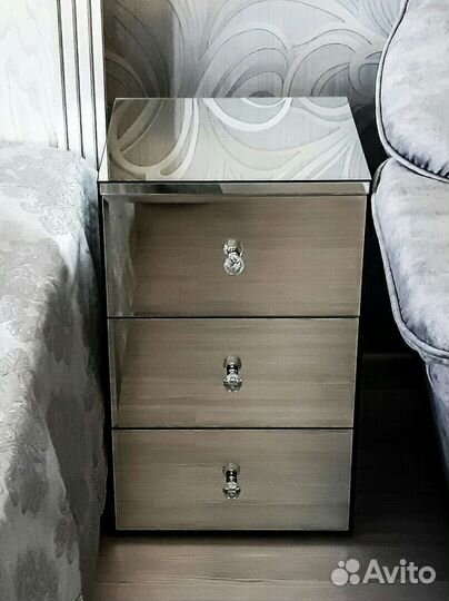 Зеркальные тумбы. Прикроватные. Новые