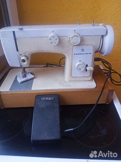 Швейная машина Чайка 142 М