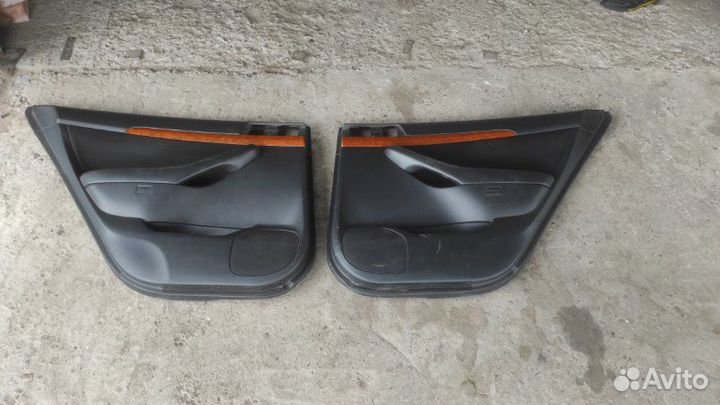 Обшивка боковой двери задняя Toyota Avensis T250