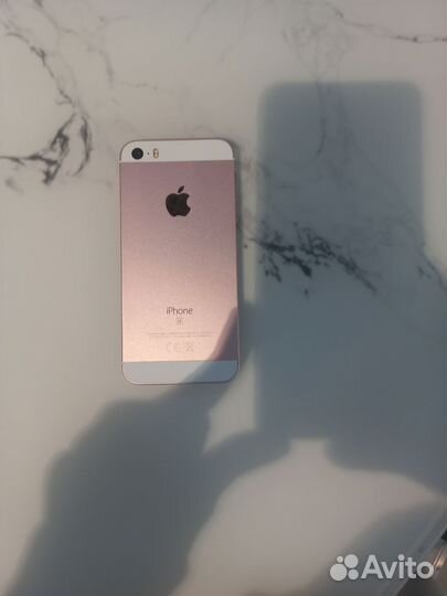 iPhone SE, 32 ГБ
