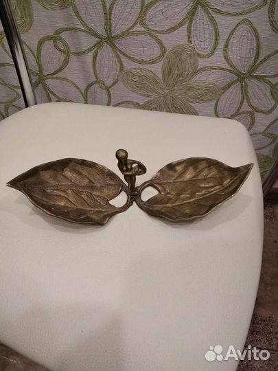 Пепельница обнажённая девушка с плодами (латунь)