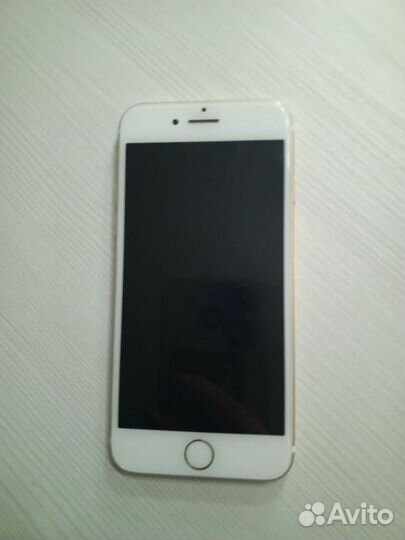 Телефон iPhone 7