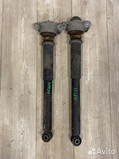 Задние стойки VW jetta за пару 2006