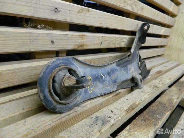 Hyundai i30 - Рычаг задний правый продольный