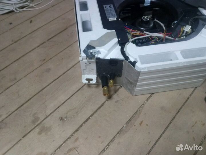 Внутренний блок кассетного кондиционера (Фанкойл)