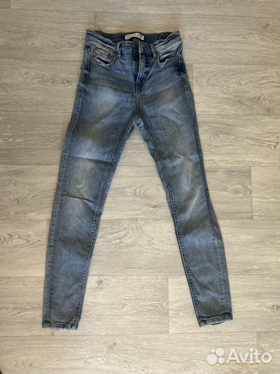 Джинсы stradivarius 34