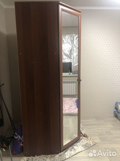 Угловой шкаф