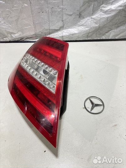 Фонарь задний левый рест Мерседес w204
