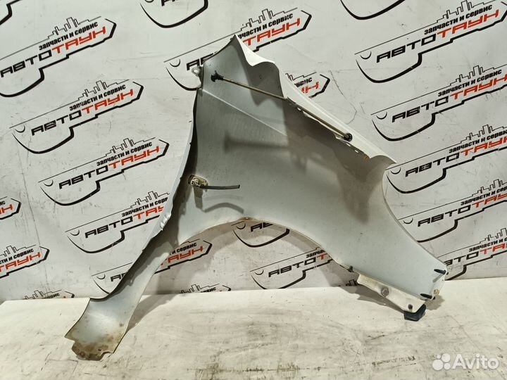 Крыло toyota funcargo yaris verso NCP20 NCP21 NCP2