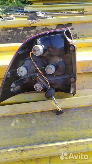 Задний правый фонарь на Приору хэтчбек