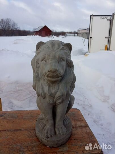Садовые фигуры из бетона Лев