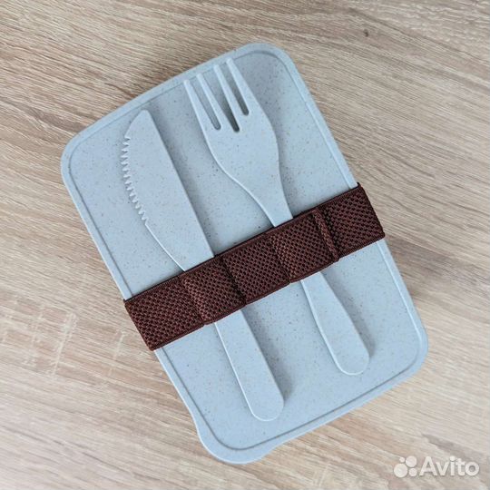 Ланчбокс с приборами