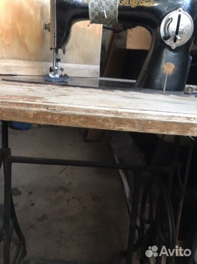 Машина швейная СССР ножная