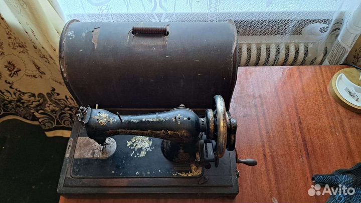 Швейная машина Singer