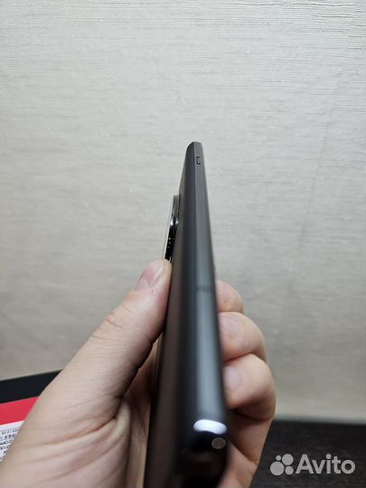 OnePlus 12, 12/256 ГБ