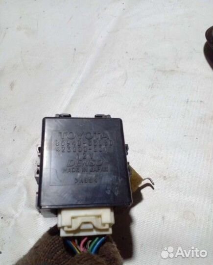 Реле стеклоочистителя Toyota Camry 30