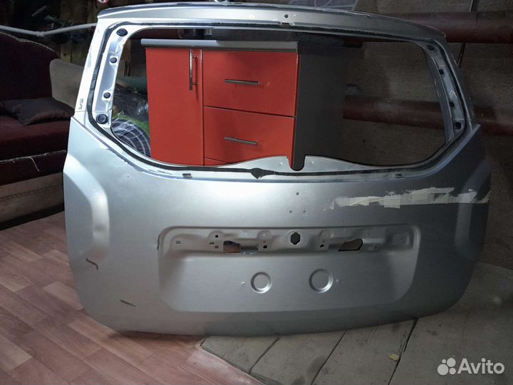 Крышка багажника на renault Duster