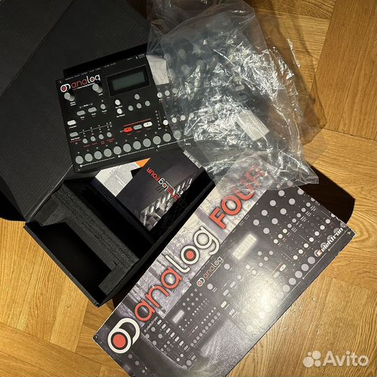 Elektron analog four