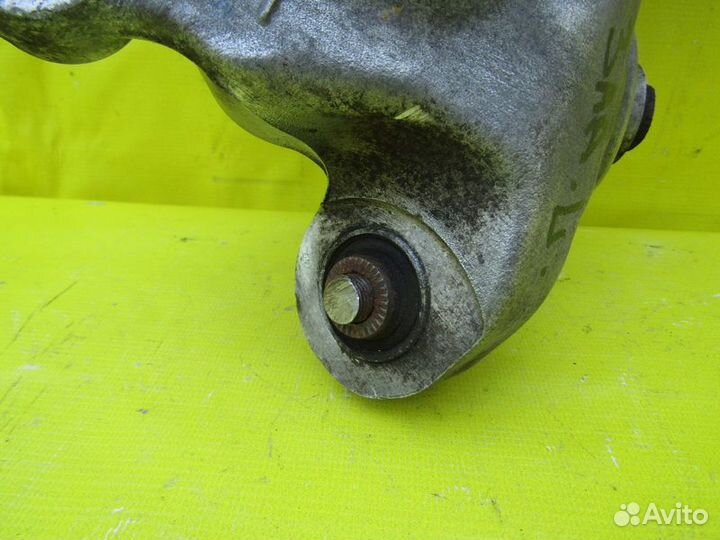 Цапфа задняя левая Lexus IS 13-18г 99262