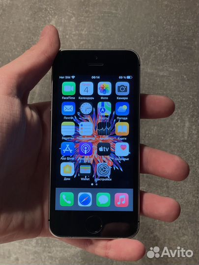 iPhone SE, 32 ГБ