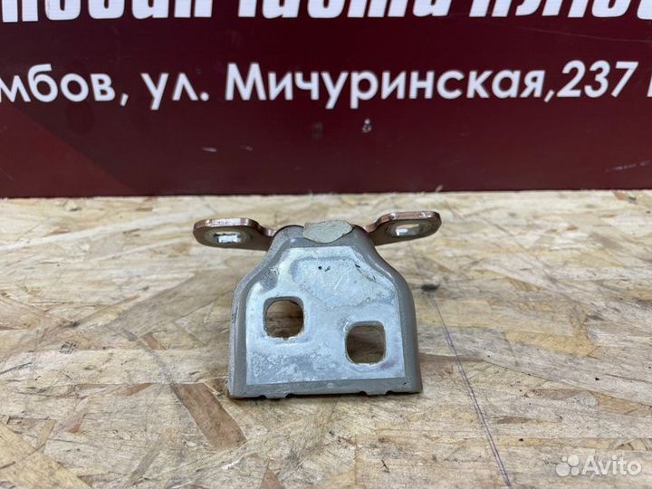 Петля двери LADA X-Ray