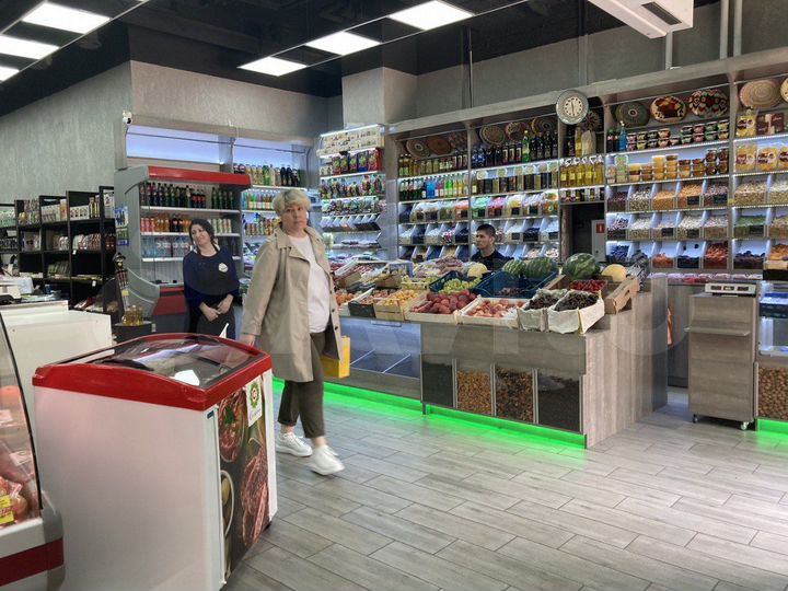 Торговая площадь на трафике под кофе, пиво, рыбу