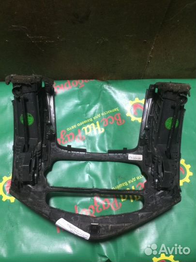 Центральная консоль Chevrolet Cruze седан 1.6 2010