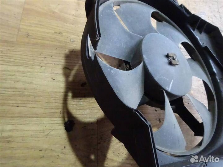 Вентилятор радиатора Dodge Caravan III (1995—2000)