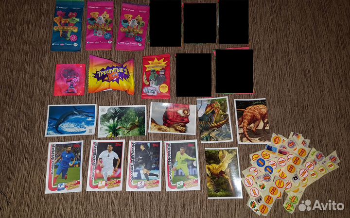 Фигурки из Пятёрочки, Скрепыши, наклейки и т.д