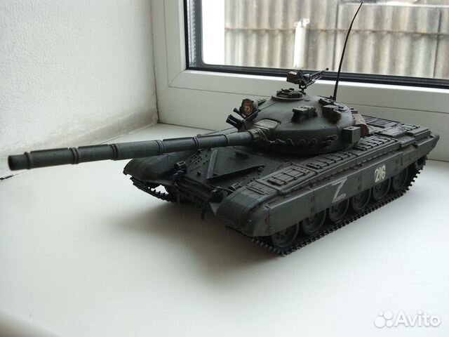 Модель танка Т-72 масштаб 1-35
