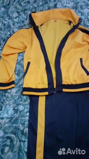 Костюм спортивный,48-50,красивый,качеств.трикотаж